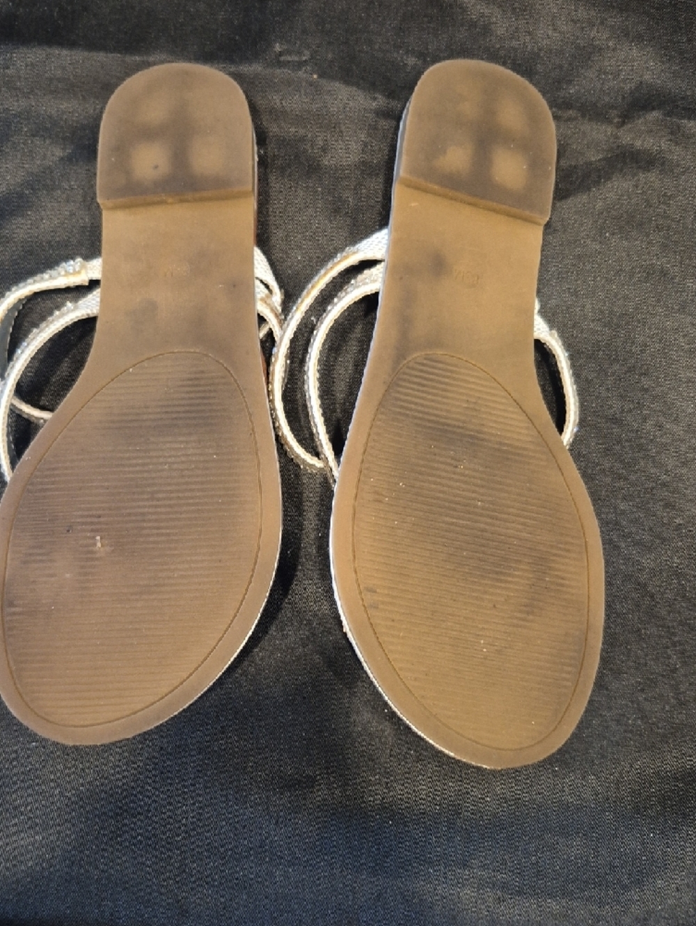 Unisa Avisa Silver Rhinestone Beaded V‑Strap Women's Sandals - Picture 6 of 8
